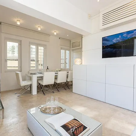 Amazing Piazza Venezia With Jacuzzi And Terrace アパート ローマ