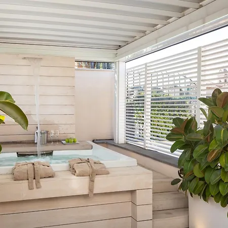 アパート Amazing Piazza Venezia With Jacuzzi And Terrace ローマ