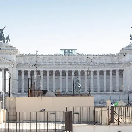 Amazing Piazza Venezia With Jacuzzi And Terrace アパート *