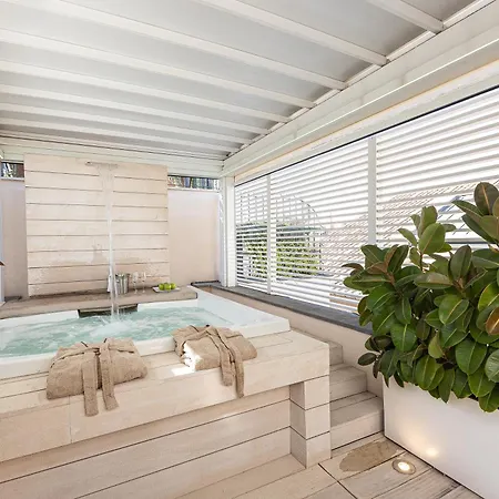 Amazing Piazza Venezia With Jacuzzi And Terrace アパート *